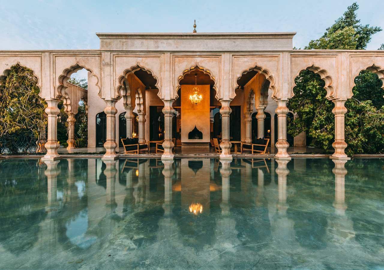 Palais Namaskar 7