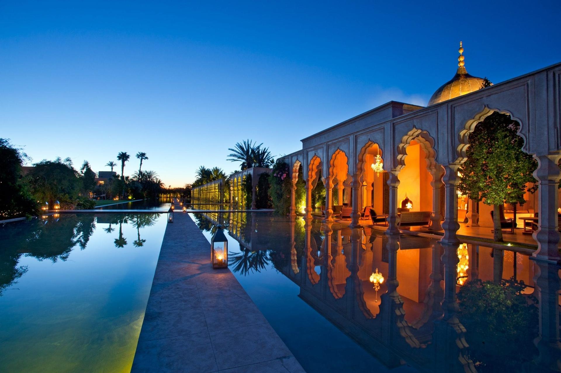 Palais Namaskar 13