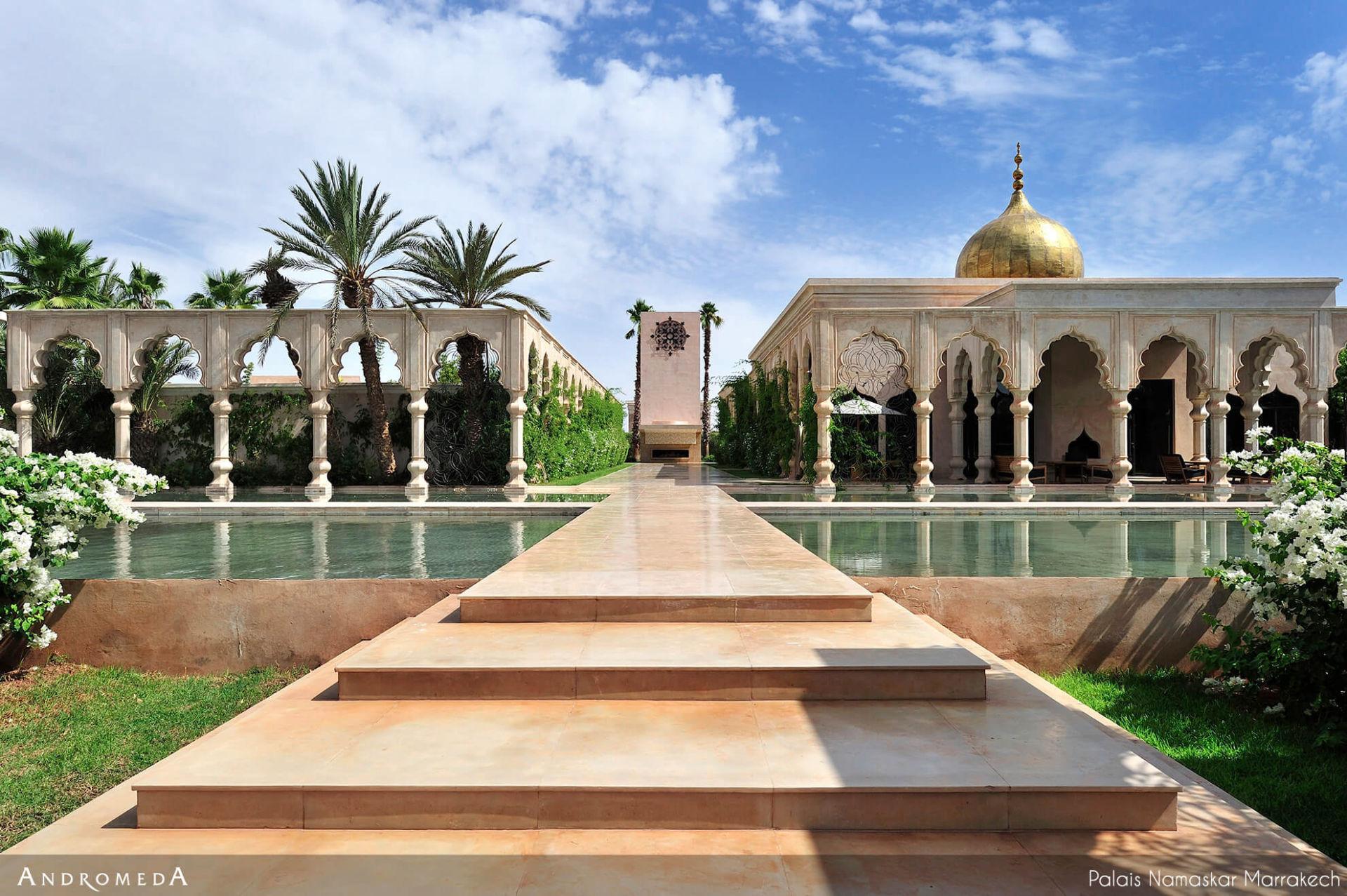 Palais Namaskar 19