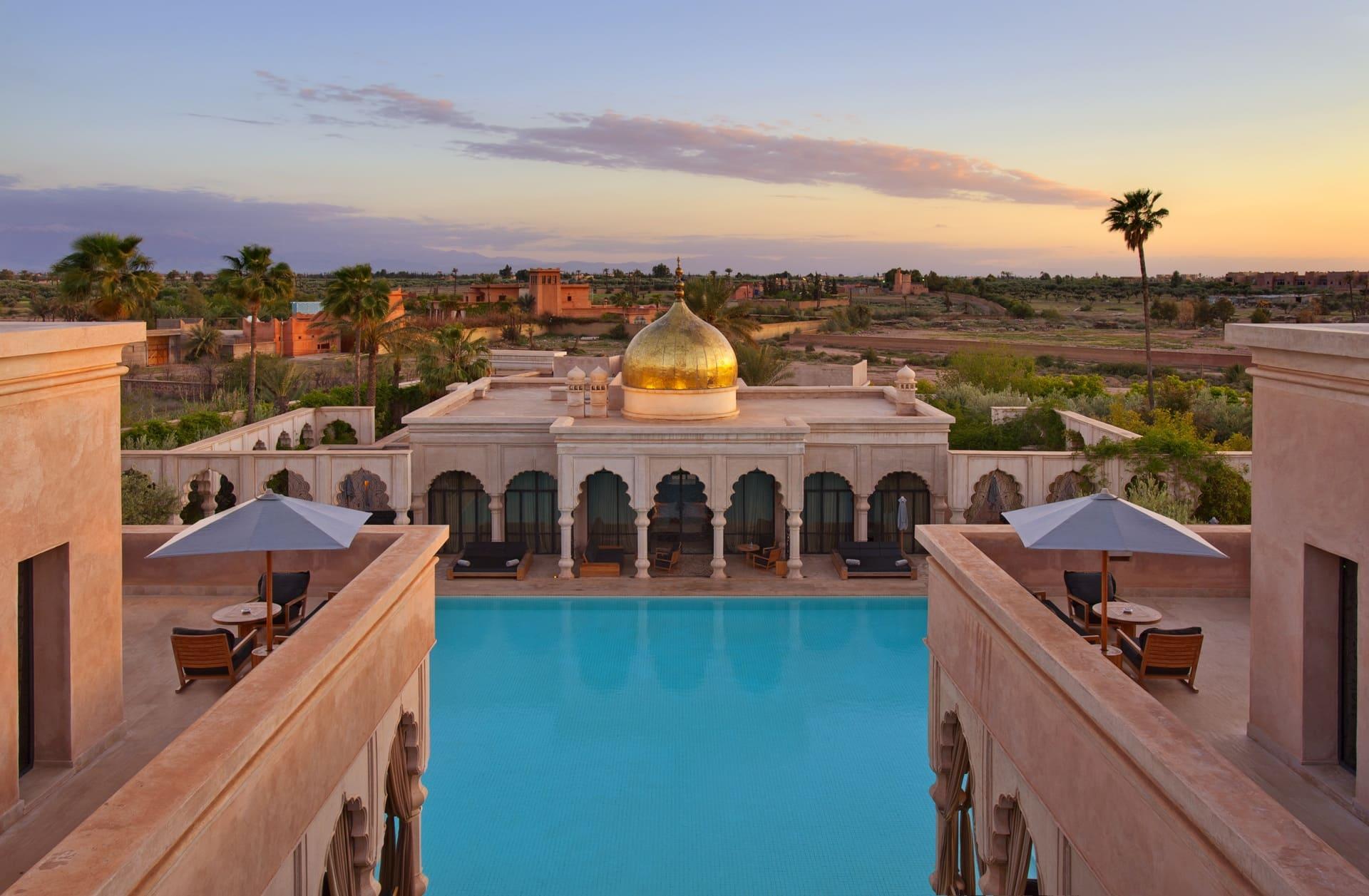 Palais Namaskar 21