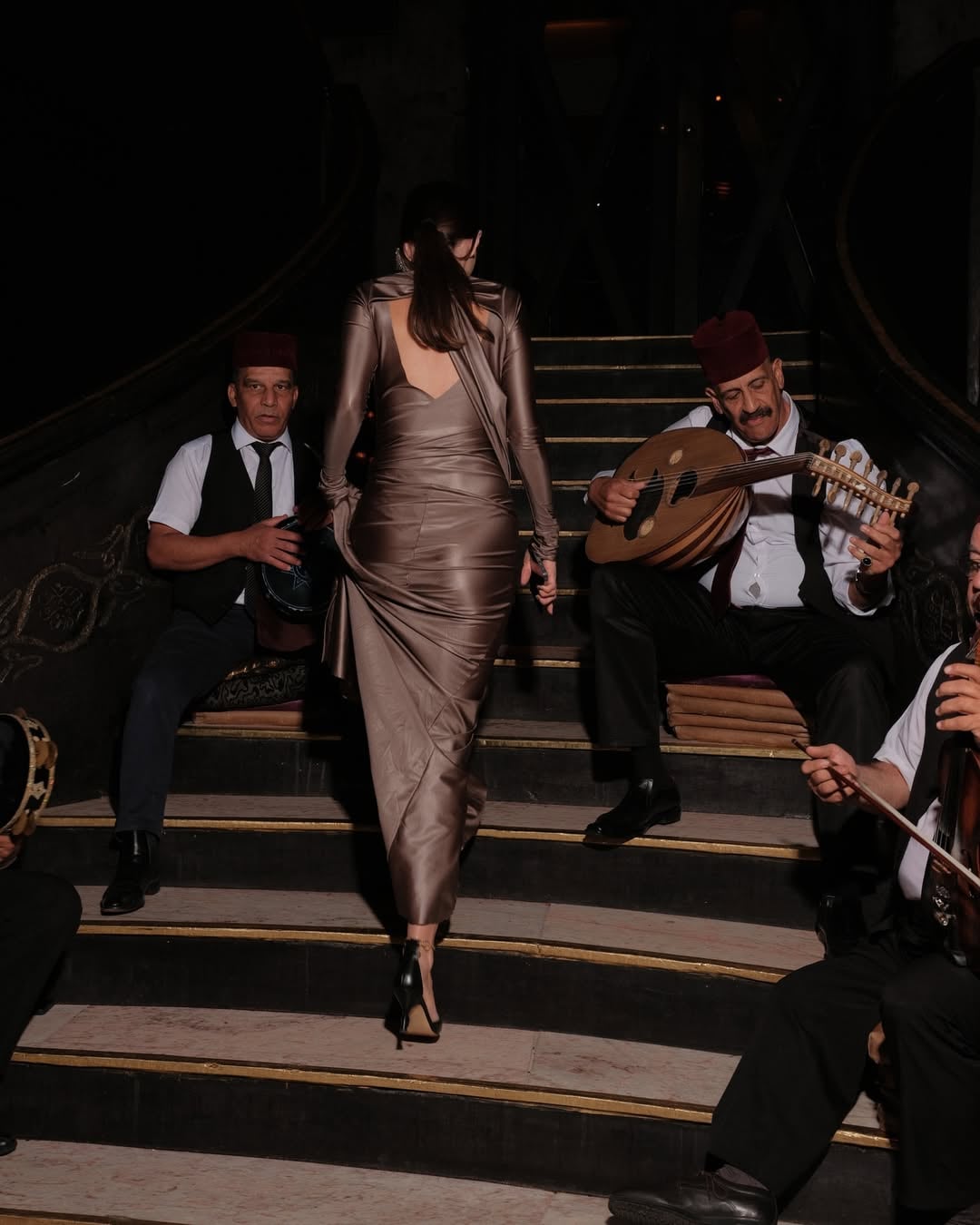 Musicians on the staircase at Comptoir Darna, photo @comptoirdarna