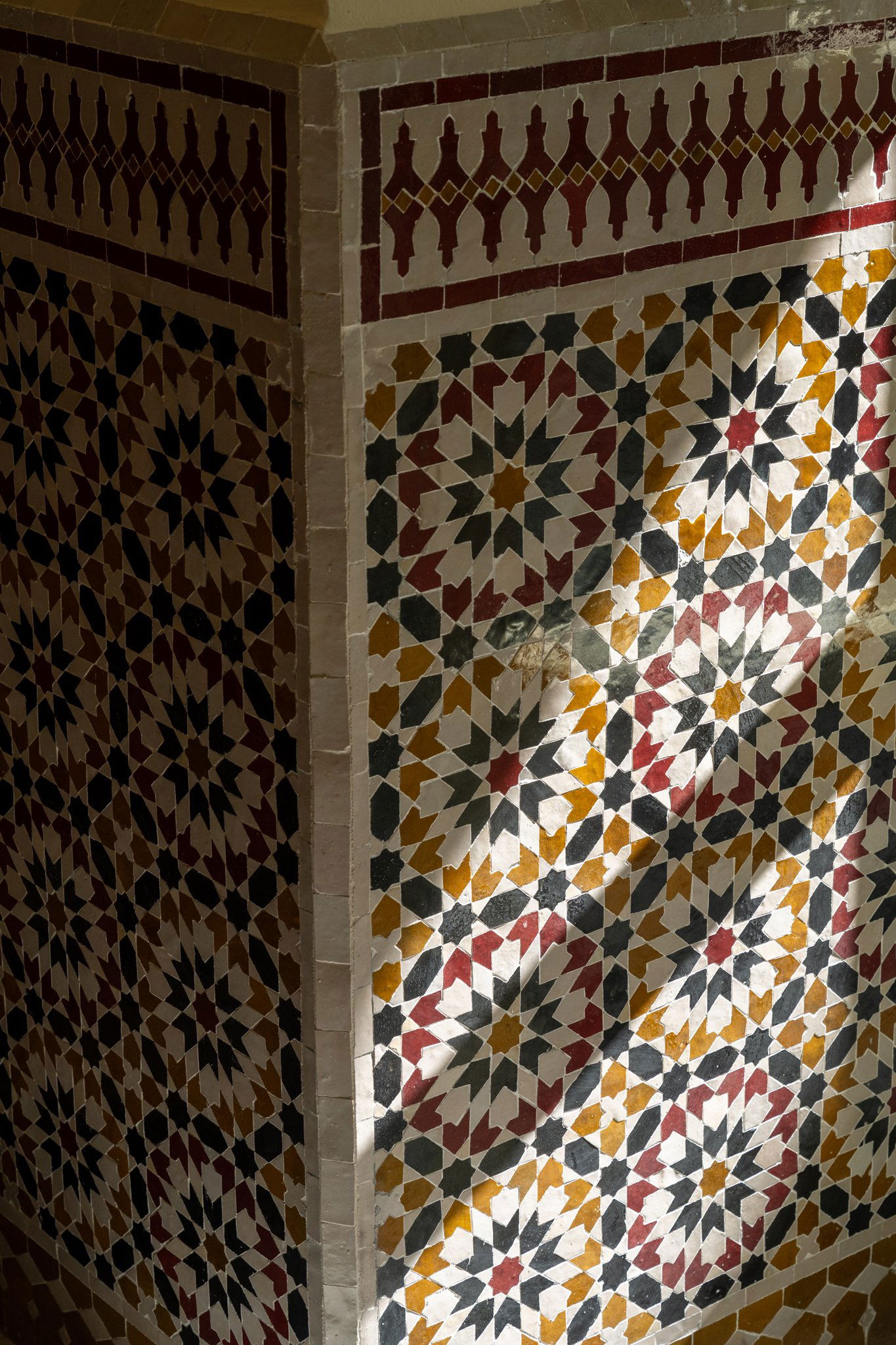 A hand-painted wall with botanical motifs. Photo: Raphaël Métivet