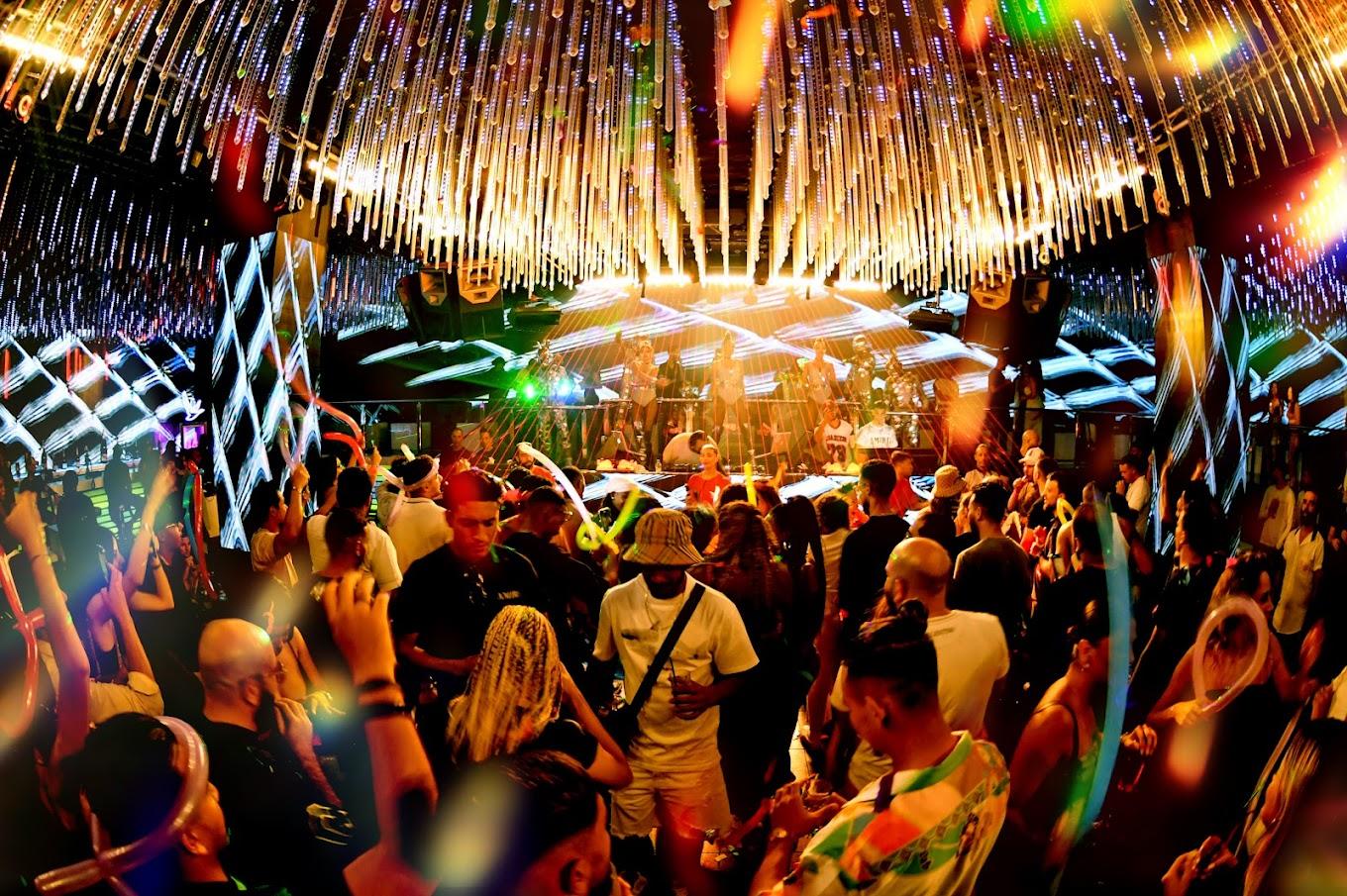 555 Famous Club 4